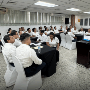 Magistrados y personal del Poder Judicial de Tabasco en el Curso de Desarrollo Humano.