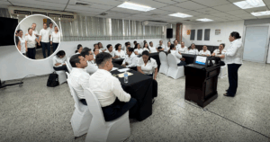 Magistrados y personal del Poder Judicial de Tabasco en el Curso de Desarrollo Humano.