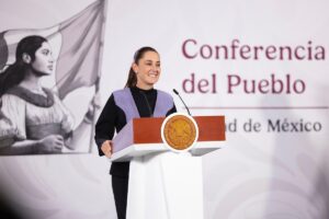 Presidenta Claudia Sheinbaum presentando el Plan México para la industria de transporte de carga.