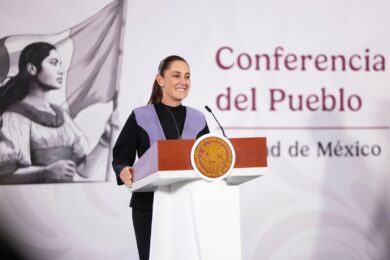 Presidenta Claudia Sheinbaum presentando el Plan México para la industria de transporte de carga.