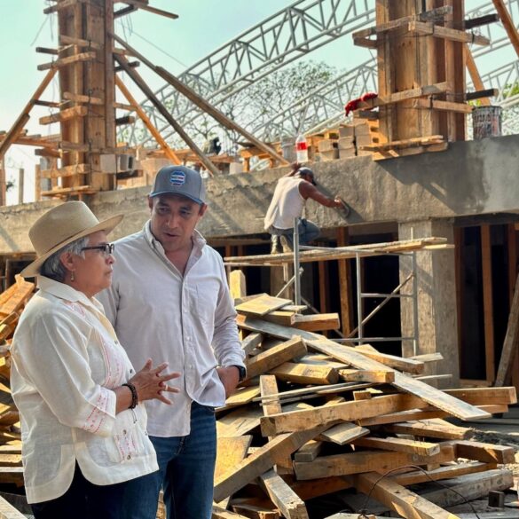 Obras de reconstrucción en la Pista Ganadera en el Parque Tabasco previo a la inauguración de la feria estatal.