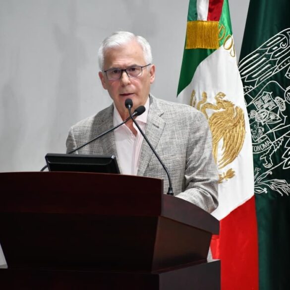 Baltasar Garzón y Guillermo Narváez Osorio en la UJAT de Villahermosa, Tabasco.