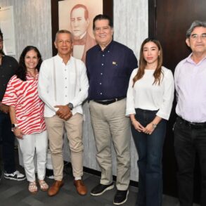 Reunión entre el rector de la UJAT y el presidente del Colegio de Arquitectos Tabasqueños en Villahermosa.