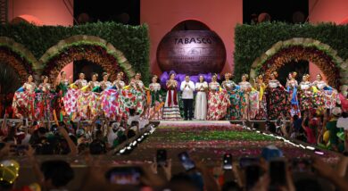 Embajadoras de los 17 municipios junto a autoridades en Feria Tabasco 2026