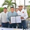 Javier May Rodríguez firma el acta de sanidad que convierte a Jalpa de Méndez en el primer municipio de Tabasco con estatus sanitario recuperado.