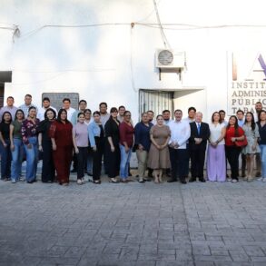 Juan Molina Becerra preside la inauguración de la Generación 29 de la Maestría en Administración y Políticas Públicas del IAP Tabasco en Villahermosa.