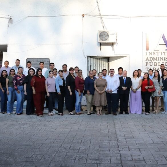Juan Molina Becerra preside la inauguración de la Generación 29 de la Maestría en Administración y Políticas Públicas del IAP Tabasco en Villahermosa.