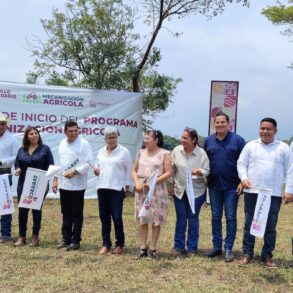 La secretaria Luisa Cámara Cabrales y el gobernador Javier May Rodríguez encabezan el banderazo de maquinaria agrícola en Huimanguillo.