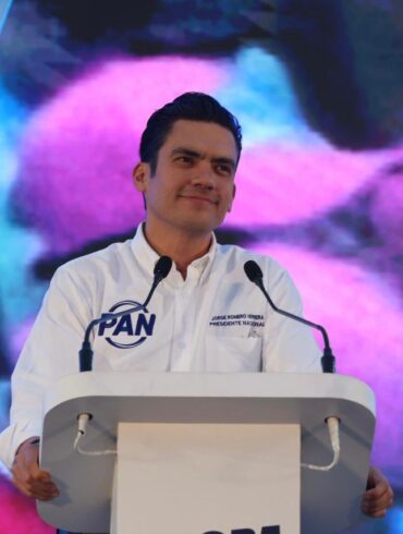 Jorge Romero durante discurso del PAN sobre apertura de candidaturas rumbo a 2027