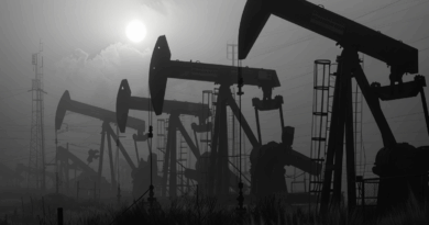 Precio del petróleo supera los 115 dólares tras escalada militar en Medio Oriente