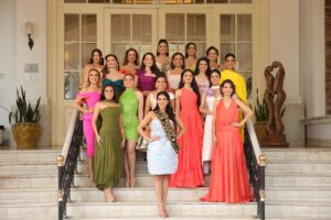 Las 17 representantes municipales unidas durante su primer día de concentración oficial.