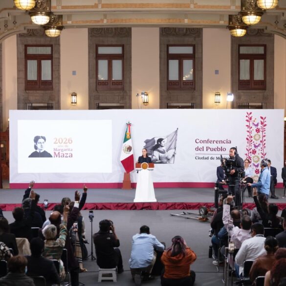 Lista de estados que eliminan el examen de ingreso al bachillerato, incluyendo a Tabasco, presentada por la presidenta Claudia Sheinbaum.