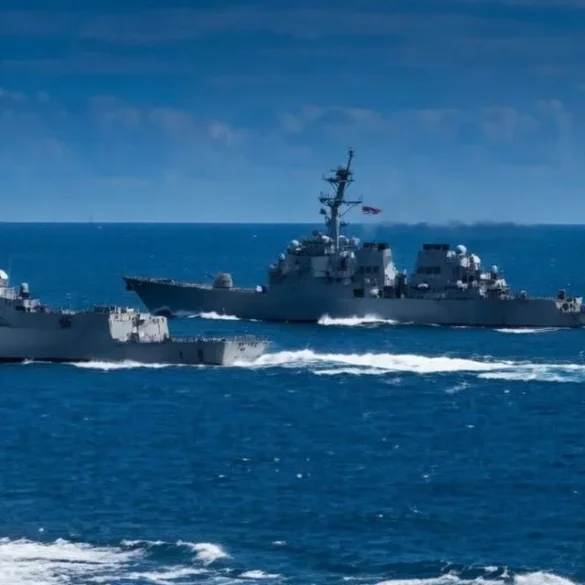 Buques de guerra de Estados Unidos operando en el estrecho de Ormuz durante tensión con Irán