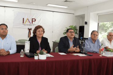 Servidores públicos de Tabasco en webinar sobre inteligencia artificial impartido por el IAP Tabasco.