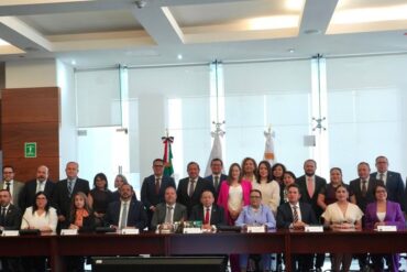 Carlos Efrain Reséndez Bocanegra en reunión con titulares de poderes judiciales y la titular de Segob para fortalecer el Poder Judicial de Tabasco.