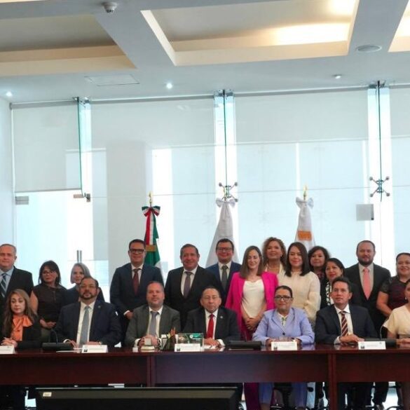 Carlos Efrain Reséndez Bocanegra en reunión con titulares de poderes judiciales y la titular de Segob para fortalecer el Poder Judicial de Tabasco.