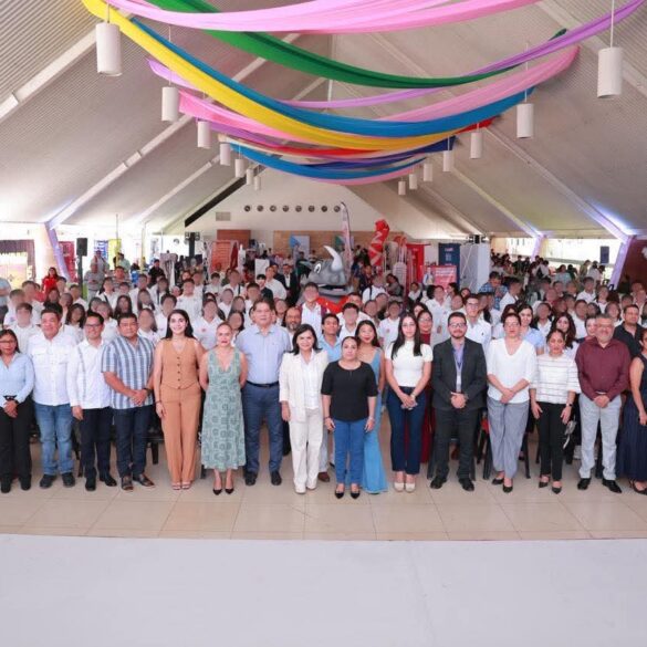 Participantes del evento Centro Joven reunidos en Villahermosa
