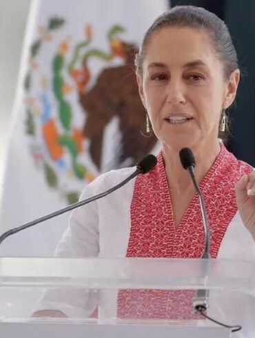 Claudia Sheinbaum durante mensaje sobre estabilidad económica de México en 2026