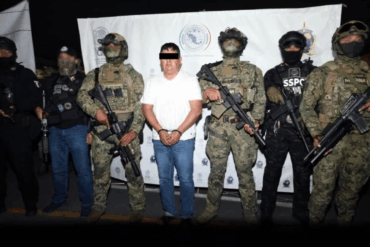 Detenido custodiado por elementos de seguridad federal tras operativo en Chihuahua