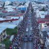 Vista aérea de la avenida Gregorio Méndez desbordada de asistentes durante el Desfile de Carros Alegóricos de la Feria Tabasco 2026 en Villahermosa, Tabasco