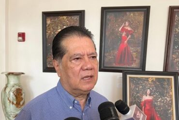 Rector Guillermo Narváez Osorio informa sobre el proceso de admisión UJAT 2026 en Tabasco.