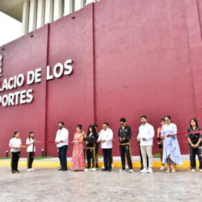 Autoridades realizan corte de listón en inauguración del Palacio de los Deportes en Tabasco