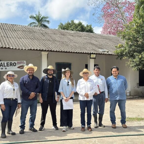 Supervisión de la infraestructura técnica y laboratorios para el sector primario en Tabasco con la presencia de Luisa Cámara Cabrales.
