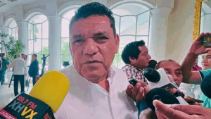 Gobernador Javier May Rodríguez atiende a medios de comunicación en Palacio de Gobierno de Tabasco tras confirmar detenciones por ejecuciones recientes, abril 2026