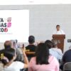 Gobernador Javier May Rodríguez en conferencia de prensa ante medios de comunicación en Villahermosa, Tabasco, durante la presentación del plan de subestaciones eléctricas con la CFE.