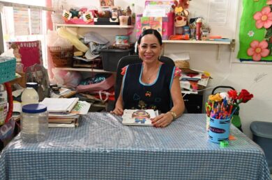 Patricia Iparrea Sánchez en el festejo del Día de la Educadora en Comalcalco, Tabasco.