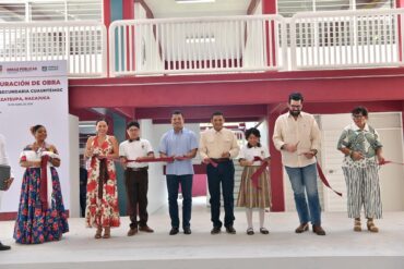 Roberto Ocaña Leyva inaugurando 13 aulas en la Secundaria Cuauhtémoc de Mazateupa, Nacajuca.
