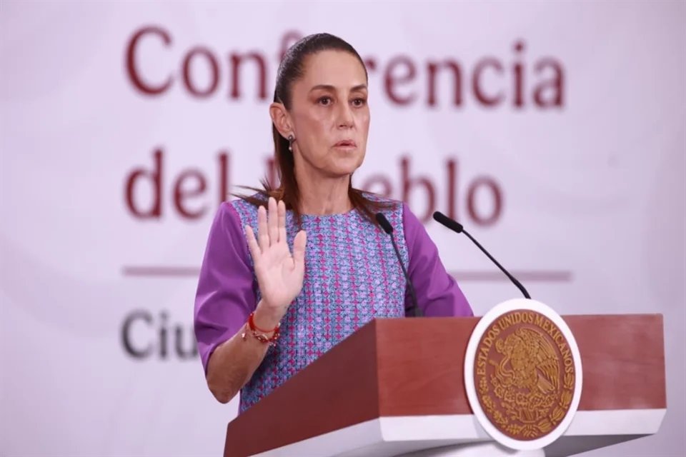 Presidenta Claudia Sheinbaum en conferencia de prensa en Palacio Nacional durante lectura de posicionamiento sobre caso Rocha Moya y acusaciones de EU por narcotráfico
