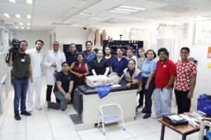Estudiantes de medicina de la UJAT realizan prácticas de reanimación para prevenir muertes por infartos en Tabasco.