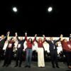 Ariadna Montiel al centro del escenario junto a líderes de Morena con los brazos en alto durante el VIII Congreso Nacional Extraordinario, celebrado el 3 de mayo de 2026 en el World Trade Center de la Ciudad de México