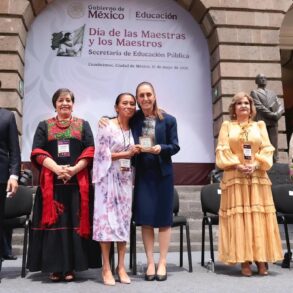 Claudia Sheinbaum durante anuncio del aumento salarial del 9 por ciento para maestras y maestros de México.