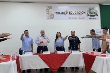 Autoridades estatales y municipales durante la instalación del Consejo Municipal de Movilidad en Nacajuca, Tabasco.