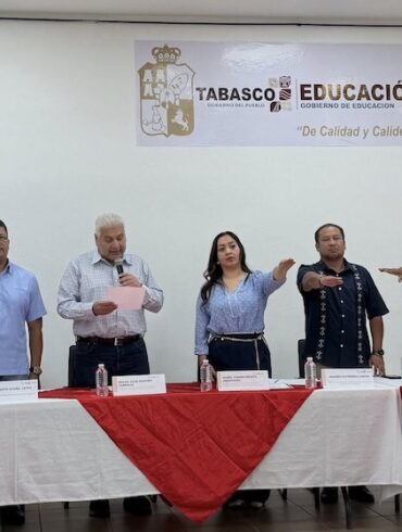 Autoridades estatales y municipales durante la instalación del Consejo Municipal de Movilidad en Nacajuca, Tabasco.