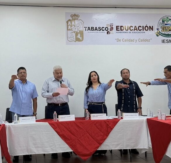 Autoridades estatales y municipales durante la instalación del Consejo Municipal de Movilidad en Nacajuca, Tabasco.