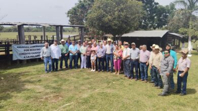 Productores ganaderos de Macuspana reconocen avances del Crédito Ganadero a la Palabra en Tabasco durante recorrido de autoridades estatales.