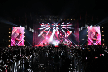 úblico en el Foro Tabasco durante el concierto de Enrique Iglesias con pirotecnia y pantallas de colores en la Feria Tabasco 2026