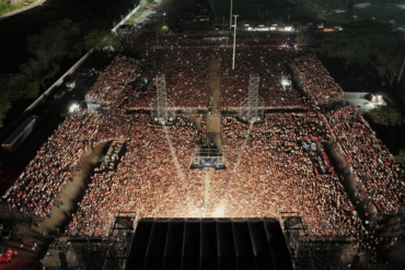 Vista aérea del Foro Tabasco lleno con 160 mil personas durante el concierto récord de Julión Álvarez en la Feria Tabasco 2026