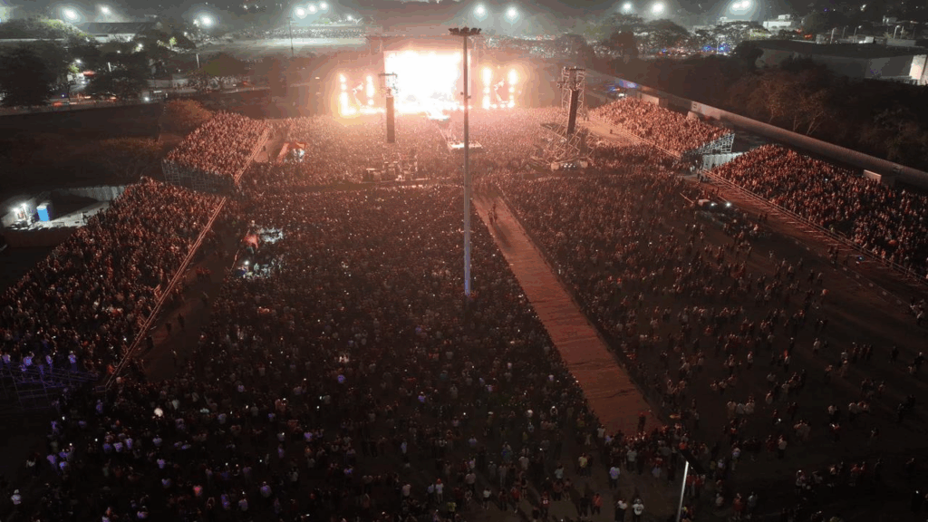 ista aérea del Foro Tabasco completamente lleno durante el concierto de Enrique Iglesias en la Feria Tabasco 2026
