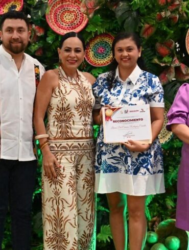 Patricia Iparrea Sánchez participa en celebración del Día del Instructor organizada por el IFORTAB en Tabasco.