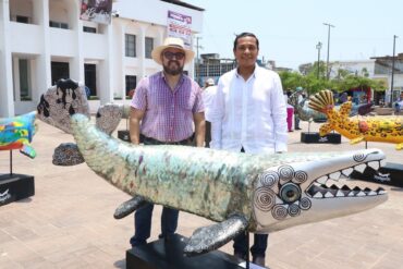 Exposición Pegelagarte en Nacajuca con esculturas monumentales intervenidas por artistas tabasqueños.