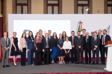 Claudia Sheinbaum anuncia inversiones farmacéuticas del Plan México para fortalecer la producción de medicamentos.