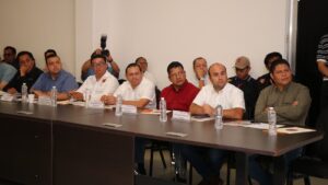 Roberto Ocaña Leyva participa en sesión estatal de Protección Civil en Tabasco para coordinar acciones preventivas por lluvias.