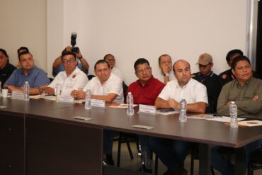Roberto Ocaña Leyva participa en sesión estatal de Protección Civil en Tabasco para coordinar acciones preventivas por lluvias.