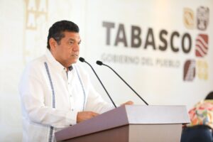Javier May Rodríguez durante conferencia del Gobierno de Tabasco sobre ajuste salarial y nómina estatal.