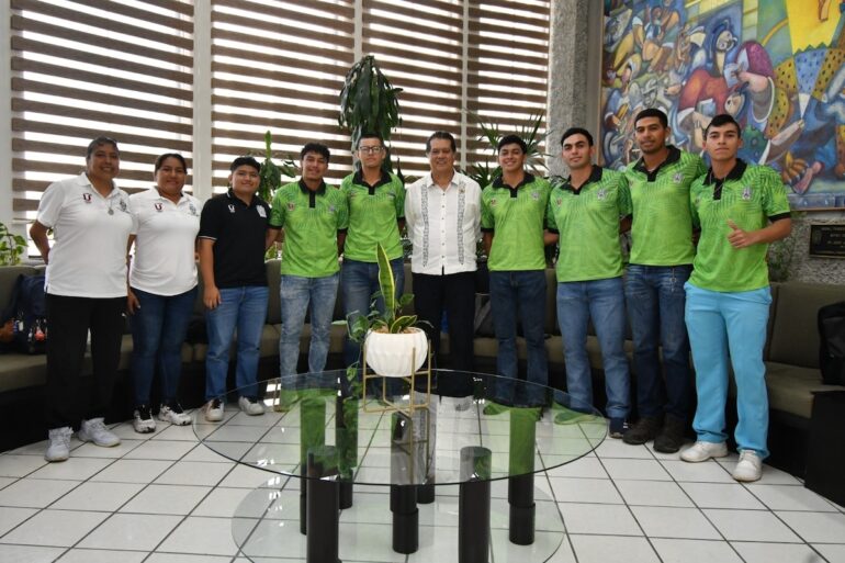 Selección de voleibol de la UJAT durante su participación en el Campeonato Nacional Universitario ANUIES 2026 donde alcanzó el top cuatro nacional.