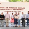 Patricia Iparrea Sánchez entrega mobiliario escolar para secundarias de Tabasco en oficinas de la SETAB.
